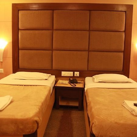 Hotel Parklane Hajdarabad Zewnętrze zdjęcie