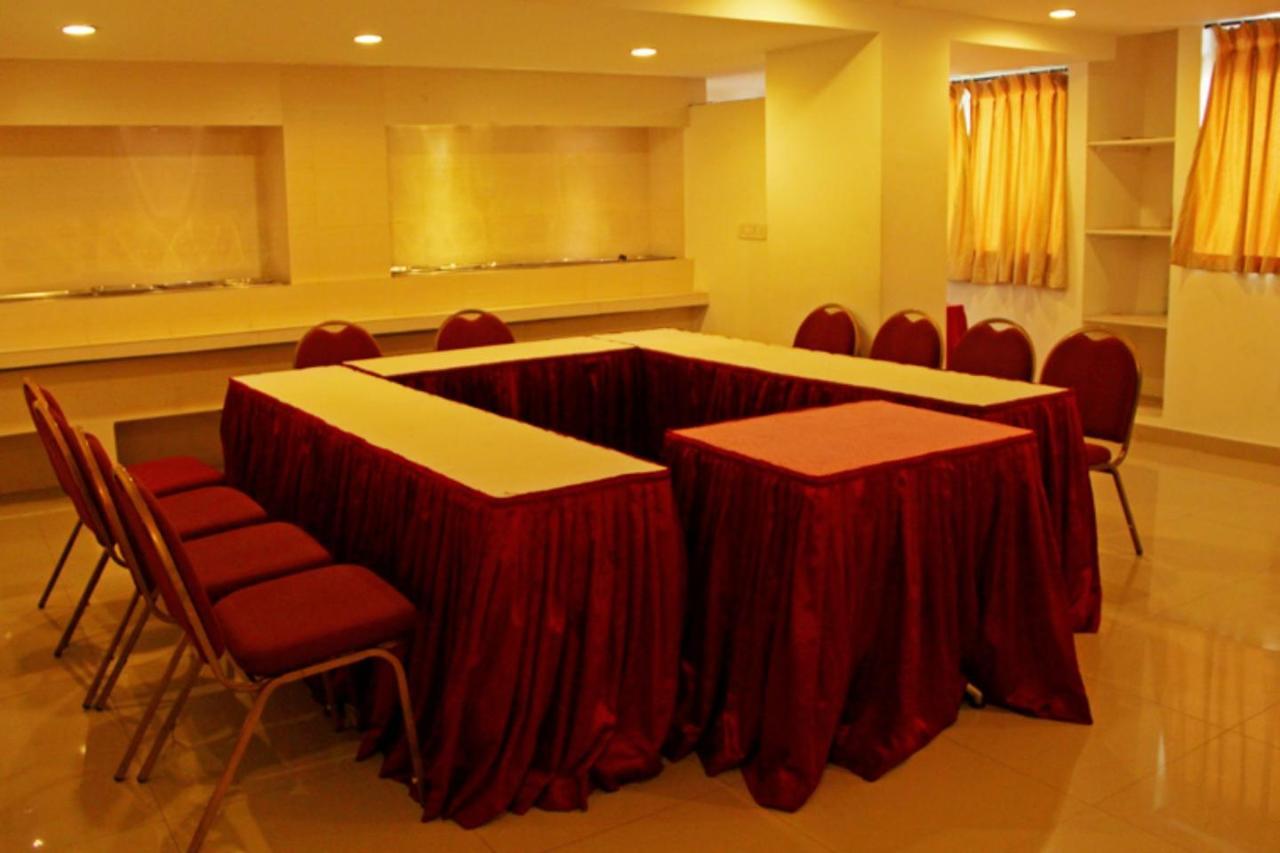 Hotel Parklane Hajdarabad Zewnętrze zdjęcie
