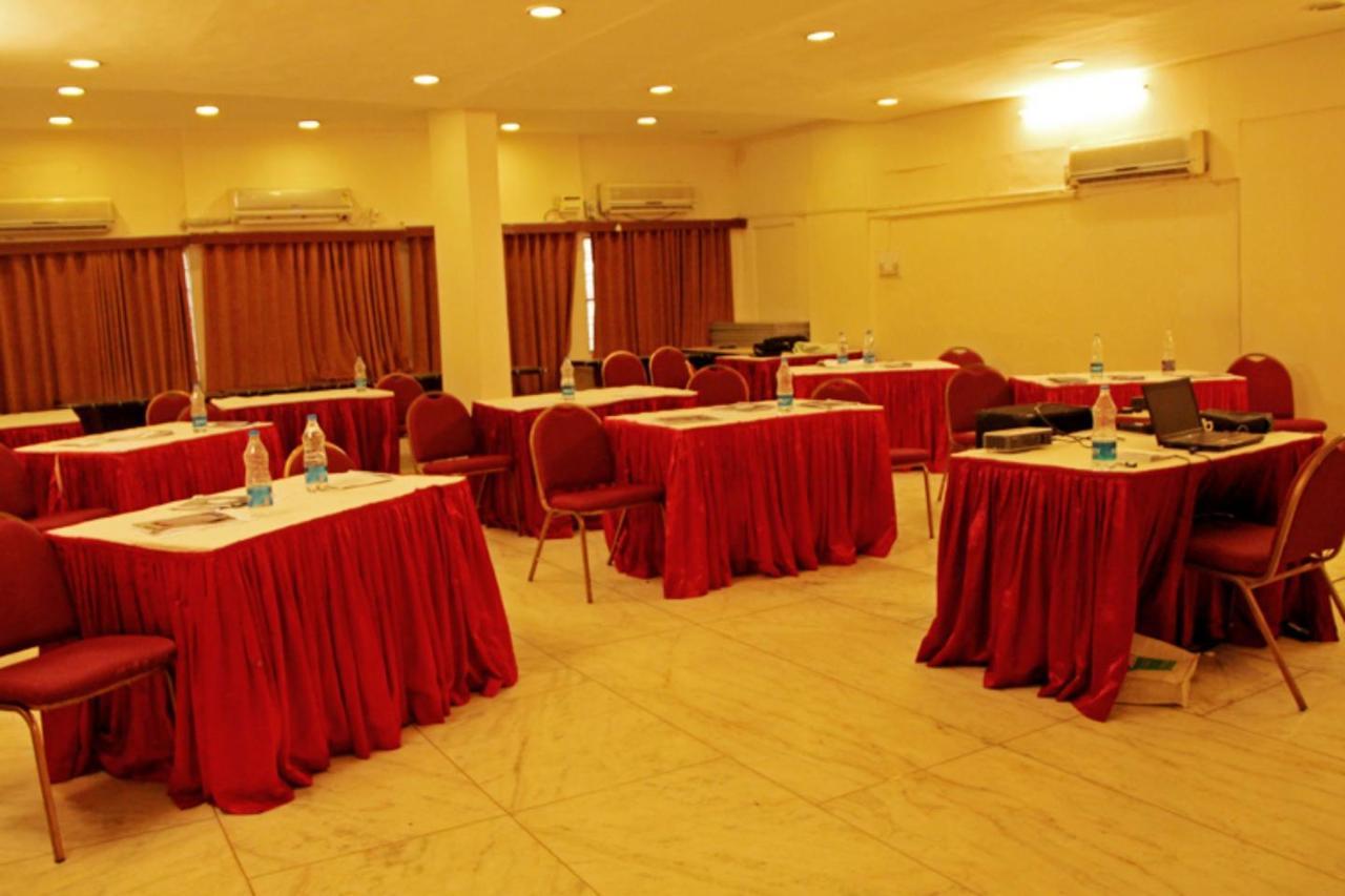 Hotel Parklane Hajdarabad Zewnętrze zdjęcie